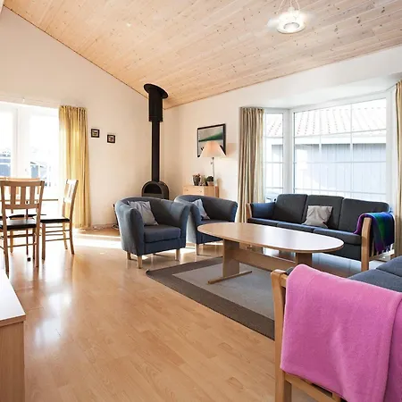 6 Person On A In Σπίτι διακοπών *